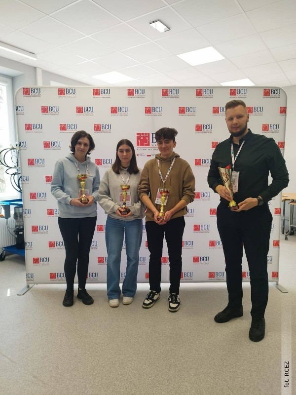 RCEZ na podium w&nbsp;og�lnopolskich mistrzostwach automatyki