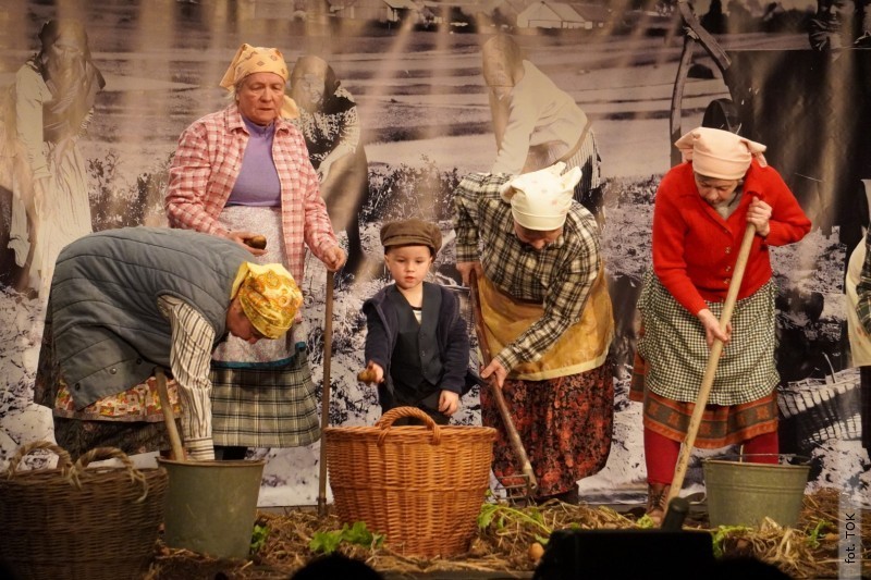 Tarnogr�d �yje teatrem