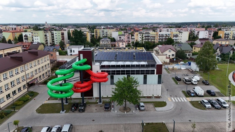 Uszkodzenie elementu konstrukcyjnego na terenie budowy basenu w&nbsp;Bi�goraju