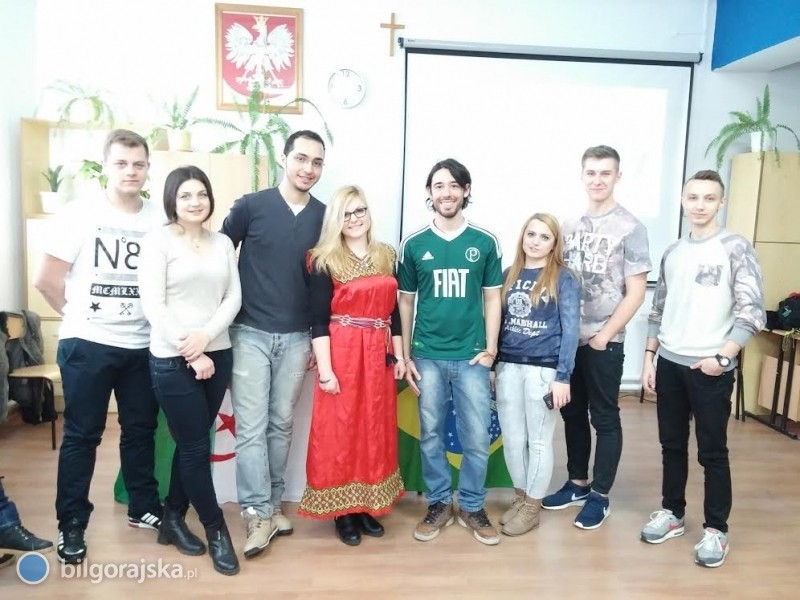 Wizyta studentw z Algierii, Brazylii i Gruzji w ZSZiO w Bigoraju