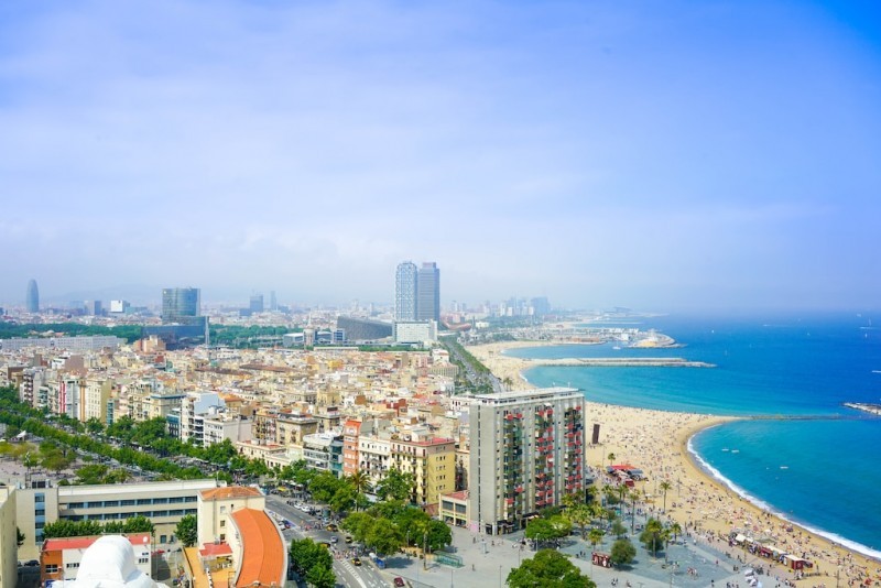 Nieruchomości Hiszpania — dlaczego warto kupić mieszkanie w Hiszpanii?