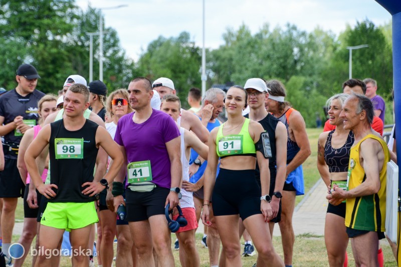 Biegacze opanowali leśne trasy