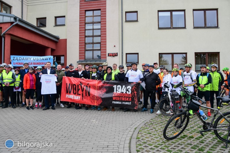 Rowerem do Domostawy. Wystartował rajd upamiętniający ofiary Wołynia