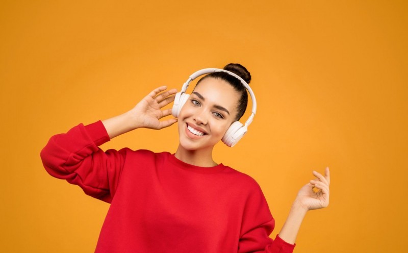Jak brzmi dobry dzień? Muzyka online na spacer, pracę i domowy relaks
